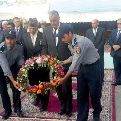 En homenaje a los mártires de Adir: recogimiento en el cementerio de los Chouhada